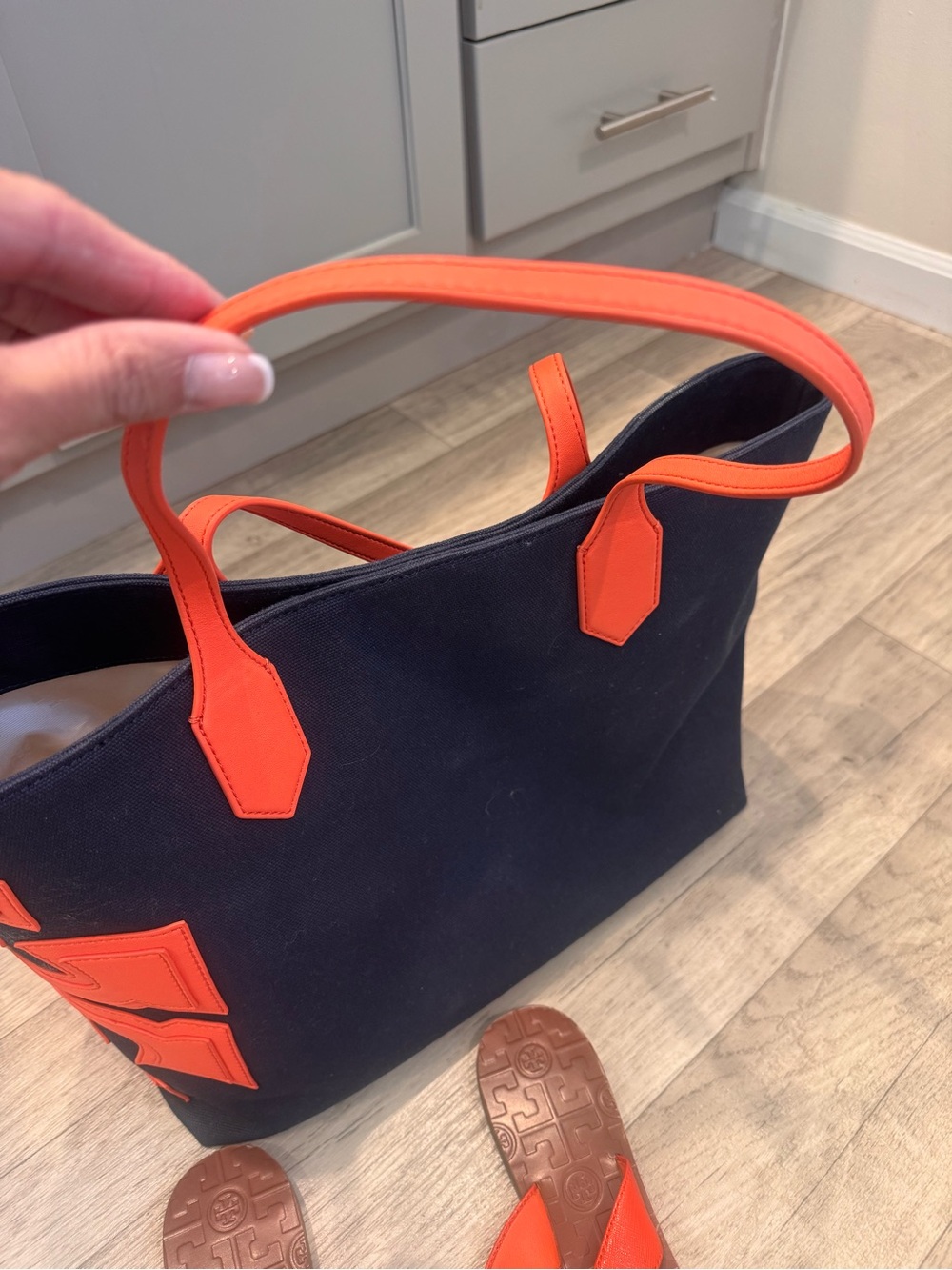 Tory Burch Navy & Bright Orange Tote Bag and sandals size 10 - Picture 3 of 7
